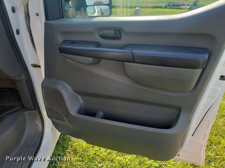 image for item LQ9104 2013 Nissan NV3500  van