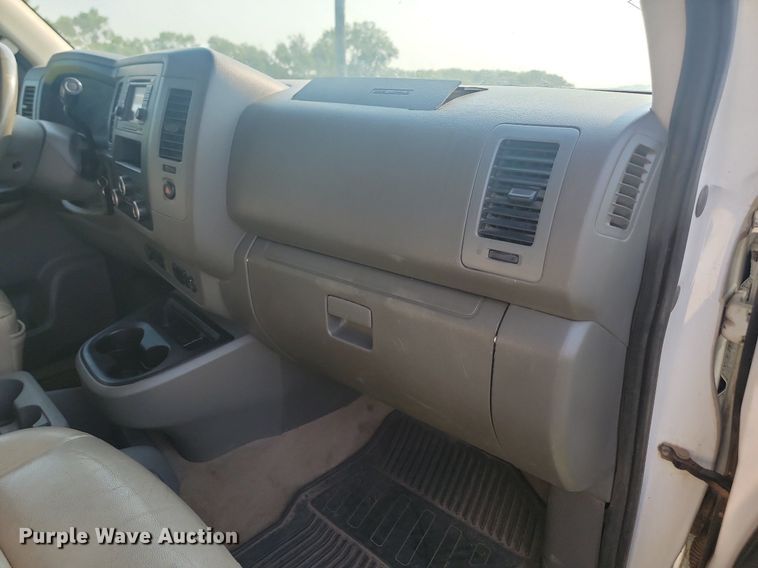 image for item LQ9104 2013 Nissan NV3500  van