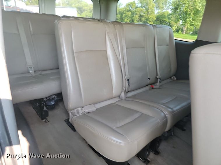 image for item LQ9104 2013 Nissan NV3500  van