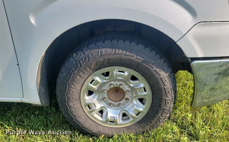 image for item LQ9104 2013 Nissan NV3500  van