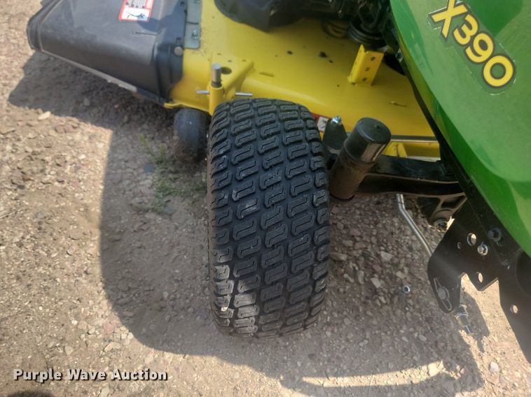 image for item LQ9111 John Deere X390  lawn mower