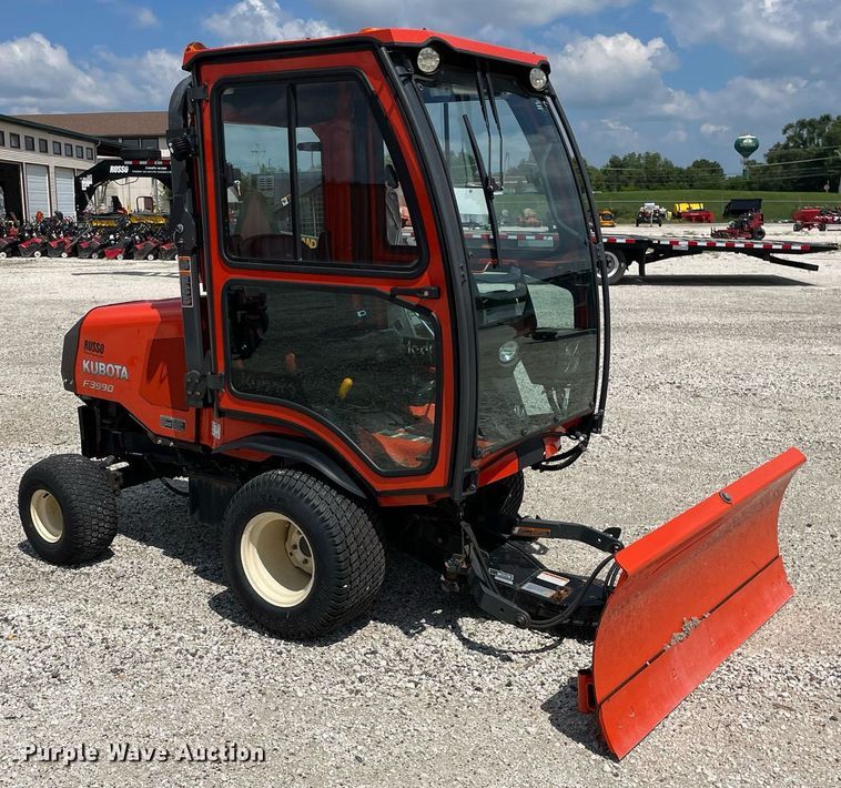 image for item LV9785 Kubota F3990  lawn mower