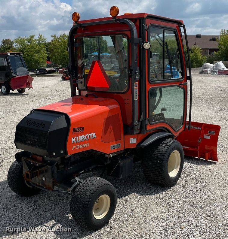 image for item LV9785 Kubota F3990  lawn mower