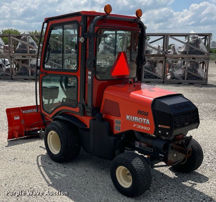 image for item LV9785 Kubota F3990  lawn mower