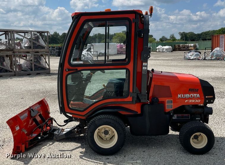 image for item LV9785 Kubota F3990  lawn mower