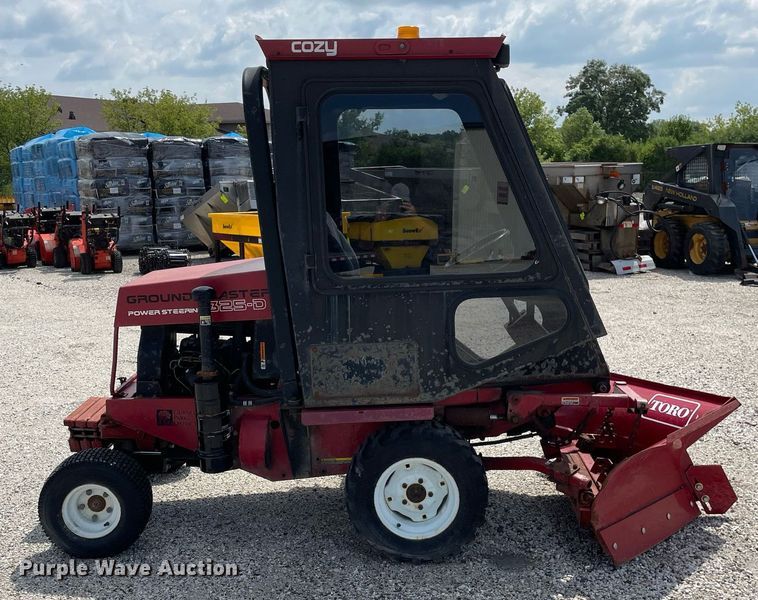 image for item LV9786 Toro Groundmaster 325D  lawn mower