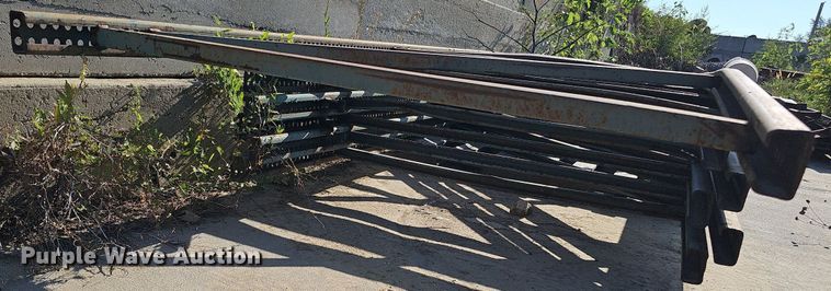 image for item MD9969 Approximately 7 pallet racking supports