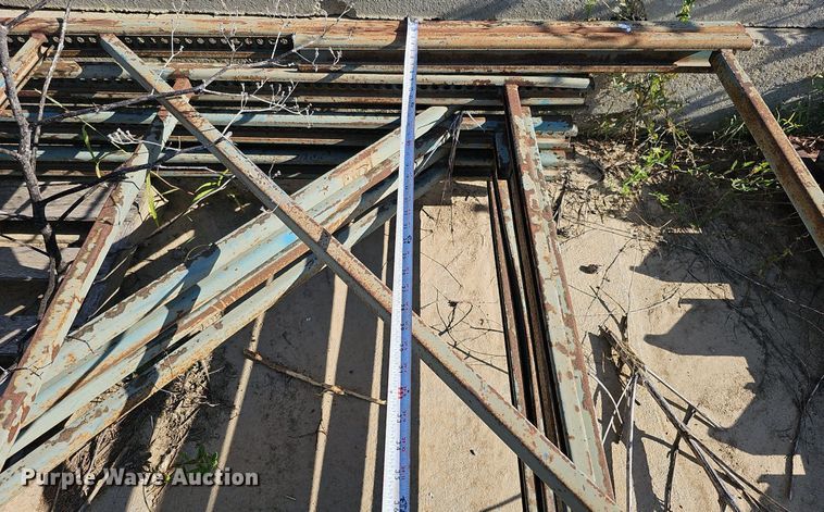 image for item MD9969 Approximately 7 pallet racking supports