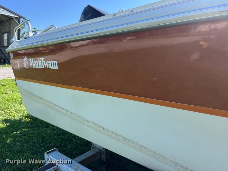 image for item MG9417 1982 MarkTwain Mark 175  boat