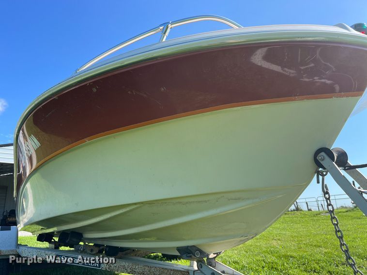 image for item MG9417 1982 MarkTwain Mark 175  boat