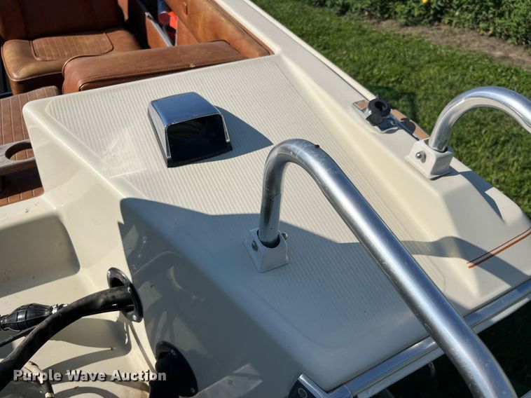 image for item MG9417 1982 MarkTwain Mark 175  boat