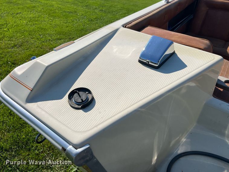 image for item MG9417 1982 MarkTwain Mark 175  boat