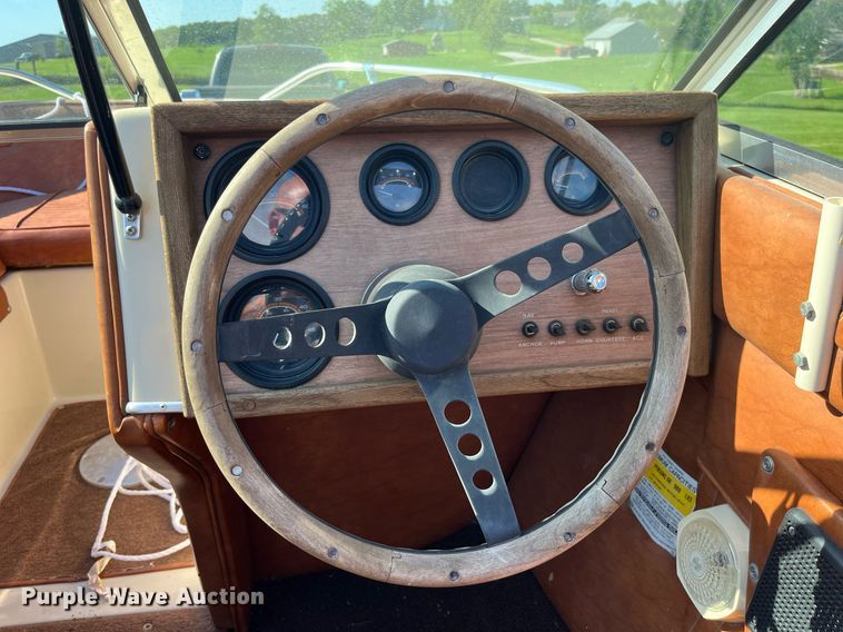 image for item MG9417 1982 MarkTwain Mark 175  boat