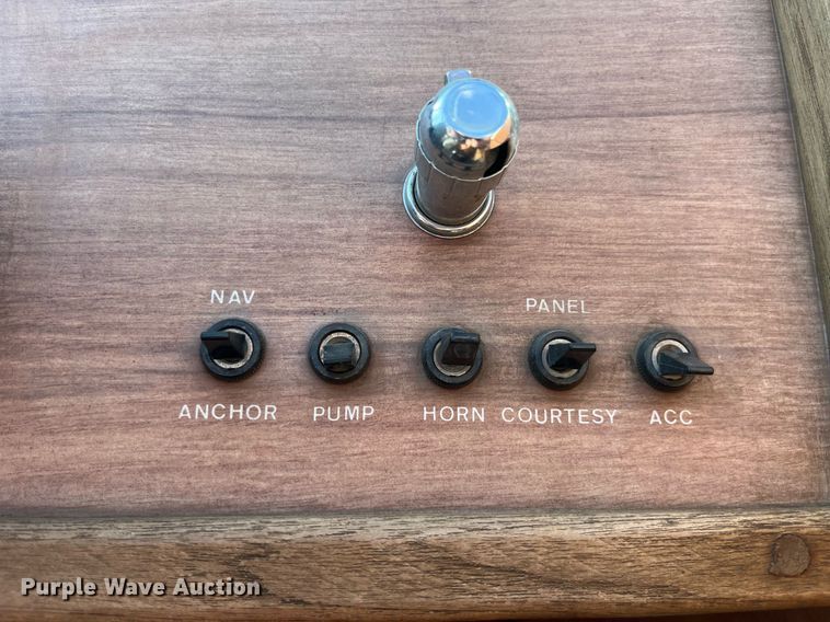 image for item MG9417 1982 MarkTwain Mark 175  boat