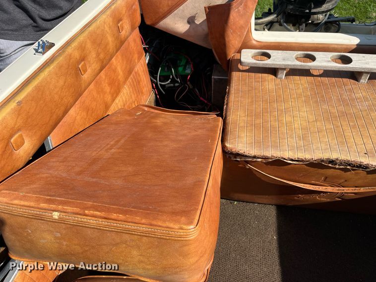 image for item MG9417 1982 MarkTwain Mark 175  boat