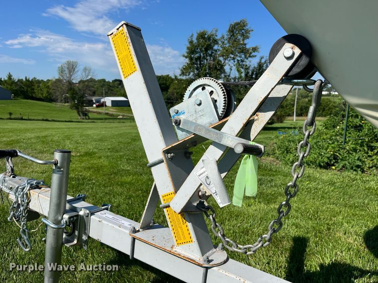 image for item MG9417 1982 MarkTwain Mark 175  boat