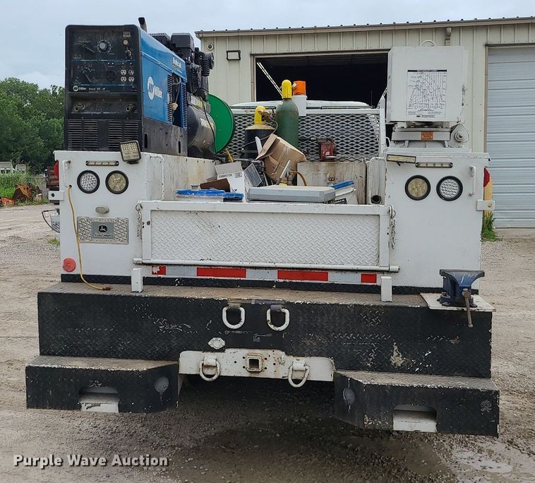 image for item MG9658 2004 Ford F750 Super Duty  utility / service truck