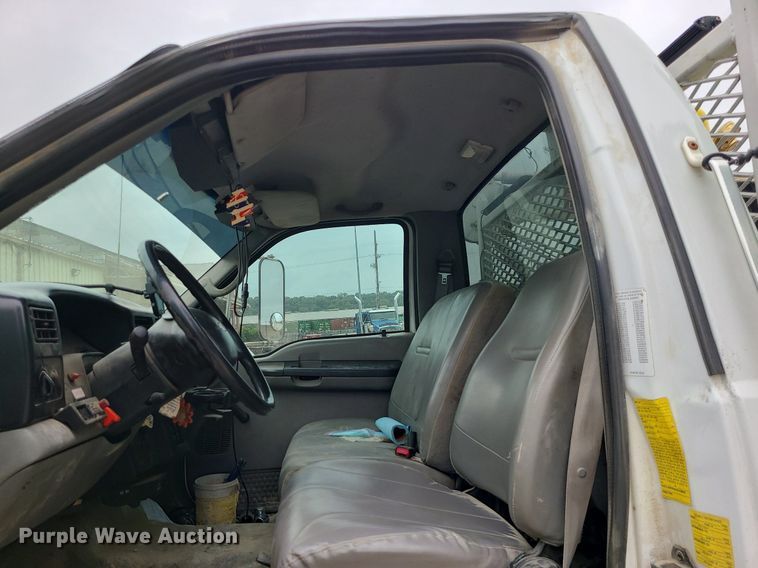 image for item MG9658 2004 Ford F750 Super Duty  utility / service truck