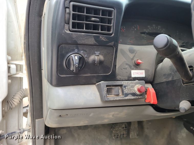 image for item MG9658 2004 Ford F750 Super Duty  utility / service truck