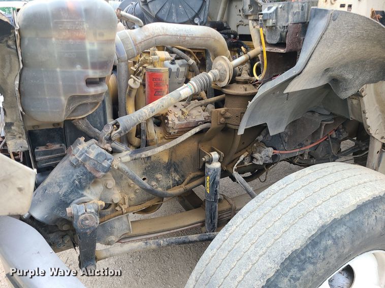 image for item MG9658 2004 Ford F750 Super Duty  utility / service truck