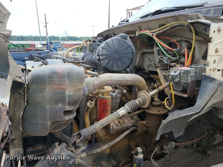 image for item MG9658 2004 Ford F750 Super Duty  utility / service truck