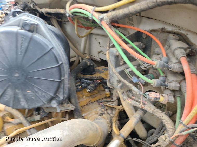 image for item MG9658 2004 Ford F750 Super Duty  utility / service truck