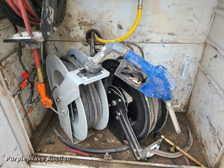 image for item MG9658 2004 Ford F750 Super Duty  utility / service truck