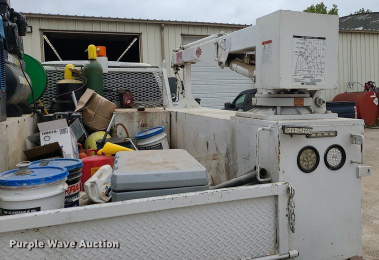 image for item MG9658 2004 Ford F750 Super Duty  utility / service truck