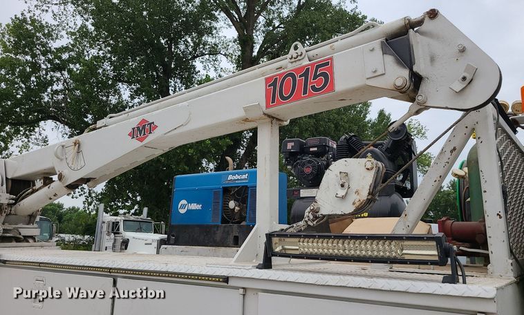 image for item MG9658 2004 Ford F750 Super Duty  utility / service truck