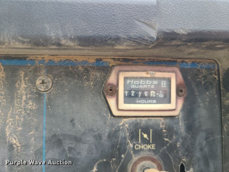 image for item MG9658 2004 Ford F750 Super Duty  utility / service truck