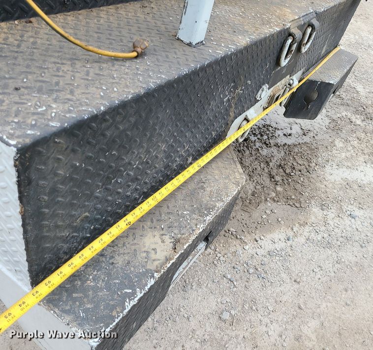 image for item MG9658 2004 Ford F750 Super Duty  utility / service truck