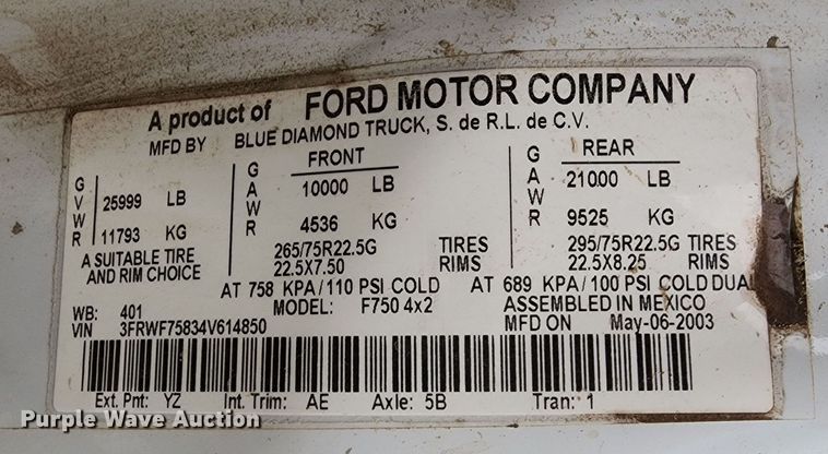 image for item MG9658 2004 Ford F750 Super Duty  utility / service truck