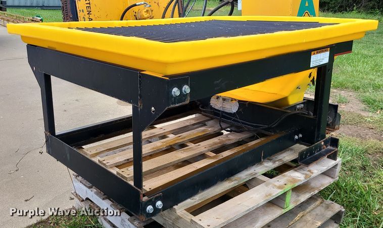 image for item MG9728 SnowEx SP-3000  salt spreader