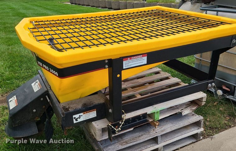 image for item MG9728 SnowEx SP-3000  salt spreader