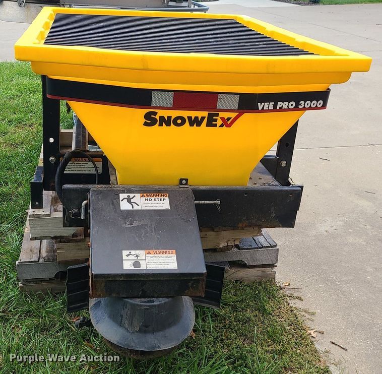 image for item MG9728 SnowEx SP-3000  salt spreader