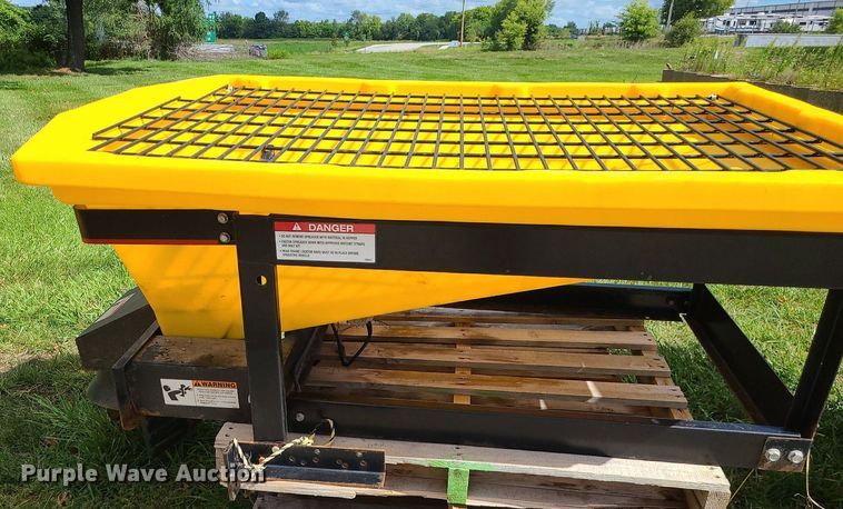 image for item MG9728 SnowEx SP-3000  salt spreader