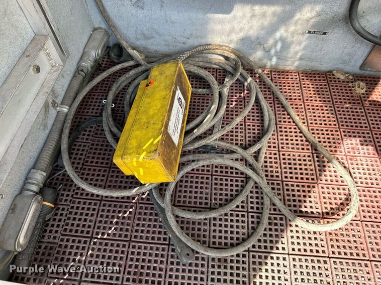 image for item ML9108 1985 Mack MC686FC  rescue vehicle