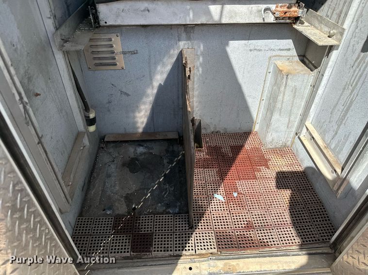 image for item ML9108 1985 Mack MC686FC  rescue vehicle