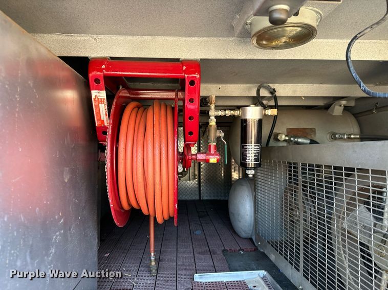 image for item ML9108 1985 Mack MC686FC  rescue vehicle