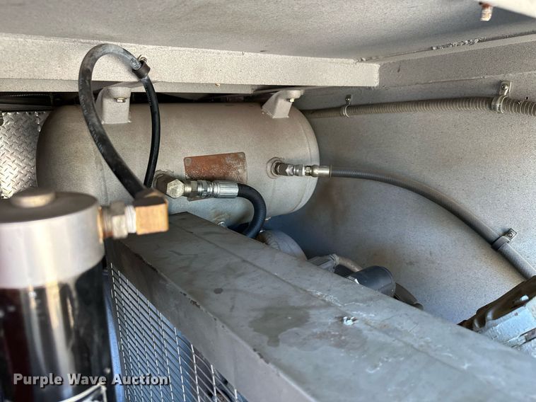 image for item ML9108 1985 Mack MC686FC  rescue vehicle