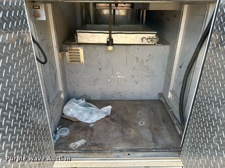 image for item ML9108 1985 Mack MC686FC  rescue vehicle