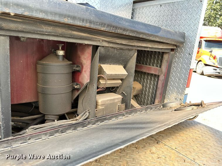 image for item ML9108 1985 Mack MC686FC  rescue vehicle