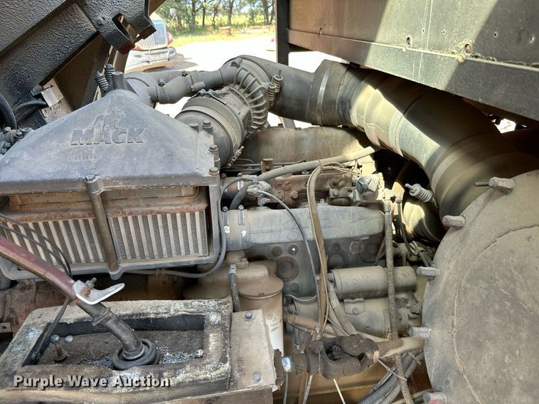 image for item ML9108 1985 Mack MC686FC  rescue vehicle