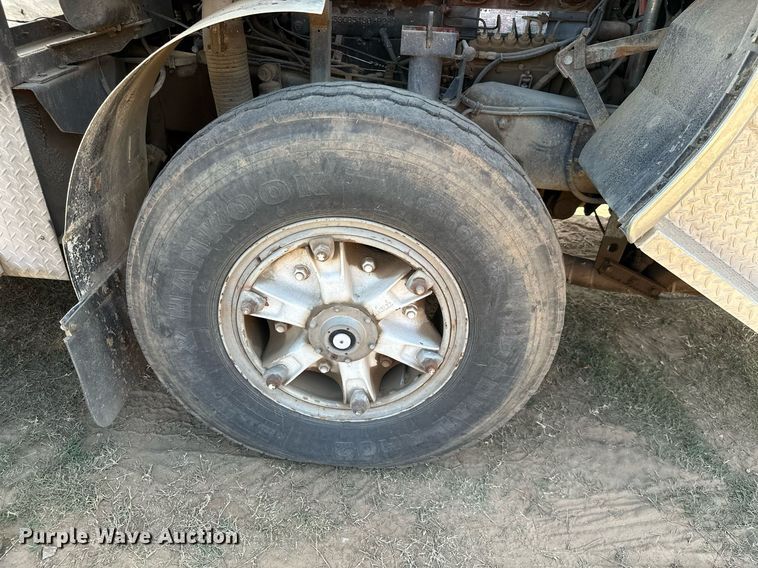 image for item ML9108 1985 Mack MC686FC  rescue vehicle