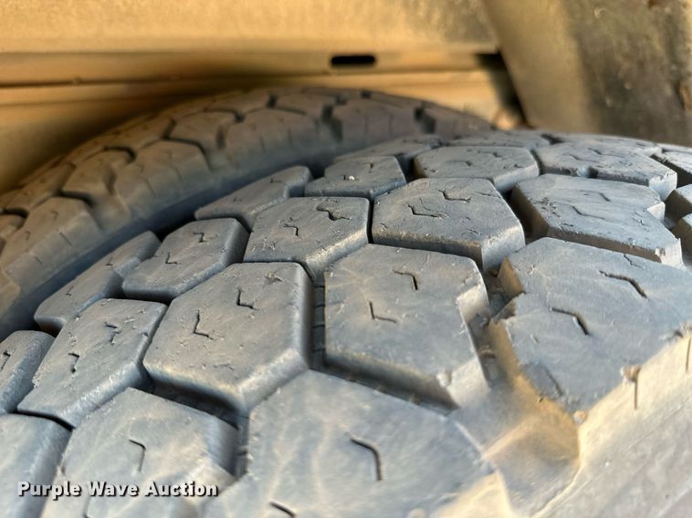 image for item ML9108 1985 Mack MC686FC  rescue vehicle