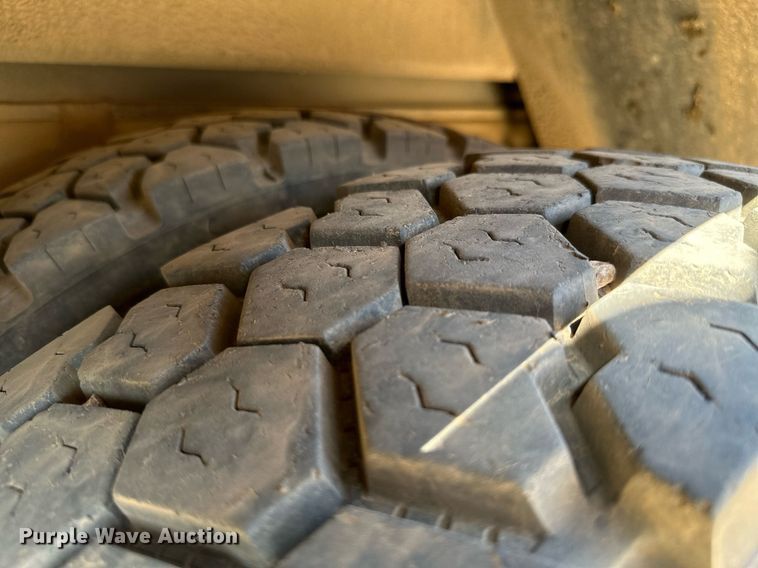 image for item ML9108 1985 Mack MC686FC  rescue vehicle