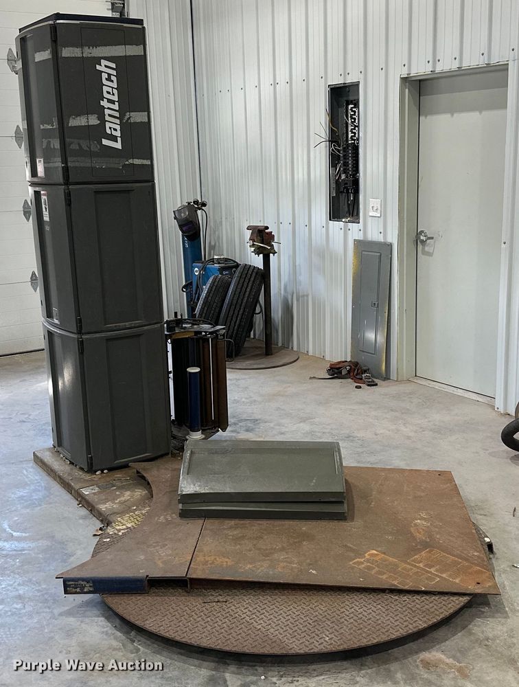 image for item ML9121 Lantech Q-200  shrink wrap machine