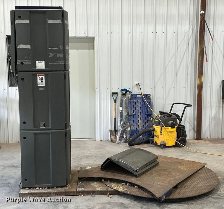 image for item ML9121 Lantech Q-200  shrink wrap machine