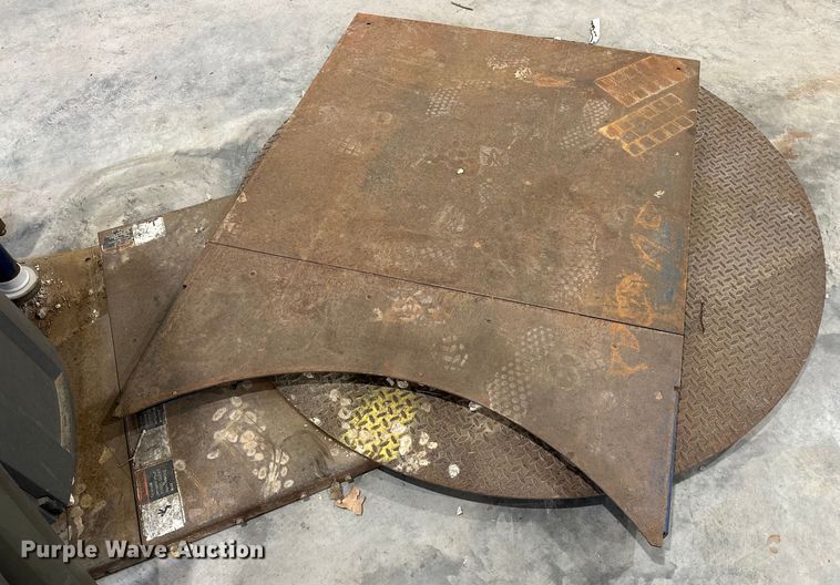 image for item ML9121 Lantech Q-200  shrink wrap machine