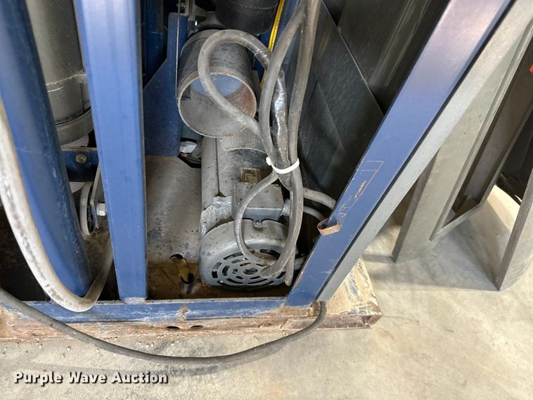 image for item ML9121 Lantech Q-200  shrink wrap machine